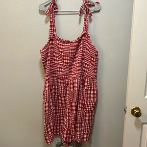 Red and white checkered romper from Old Navy - 3X. Adjustable tie straps.